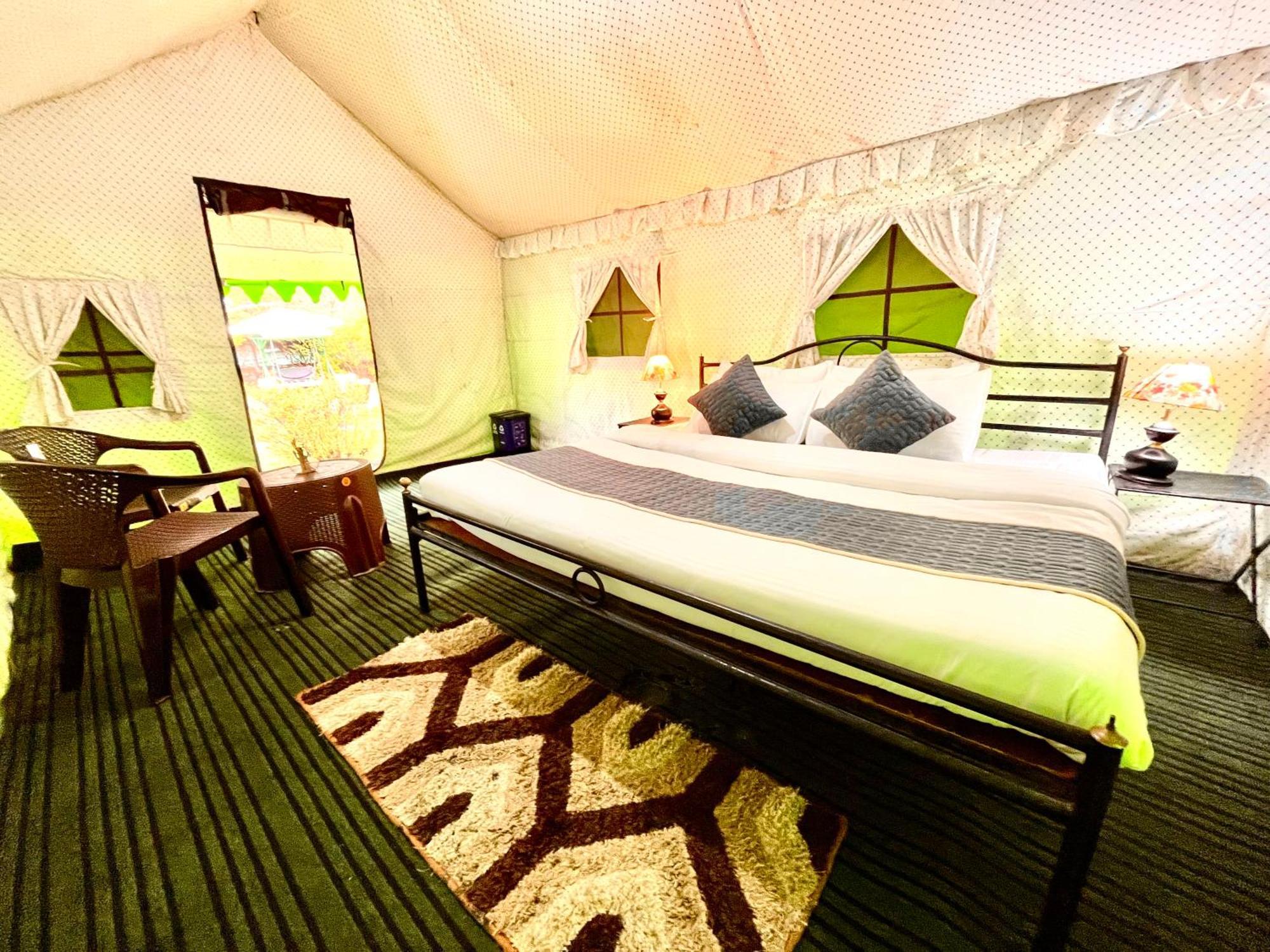 Himalayan Riverside Swiss Cottage Tents, Manali Eksteriør bilde