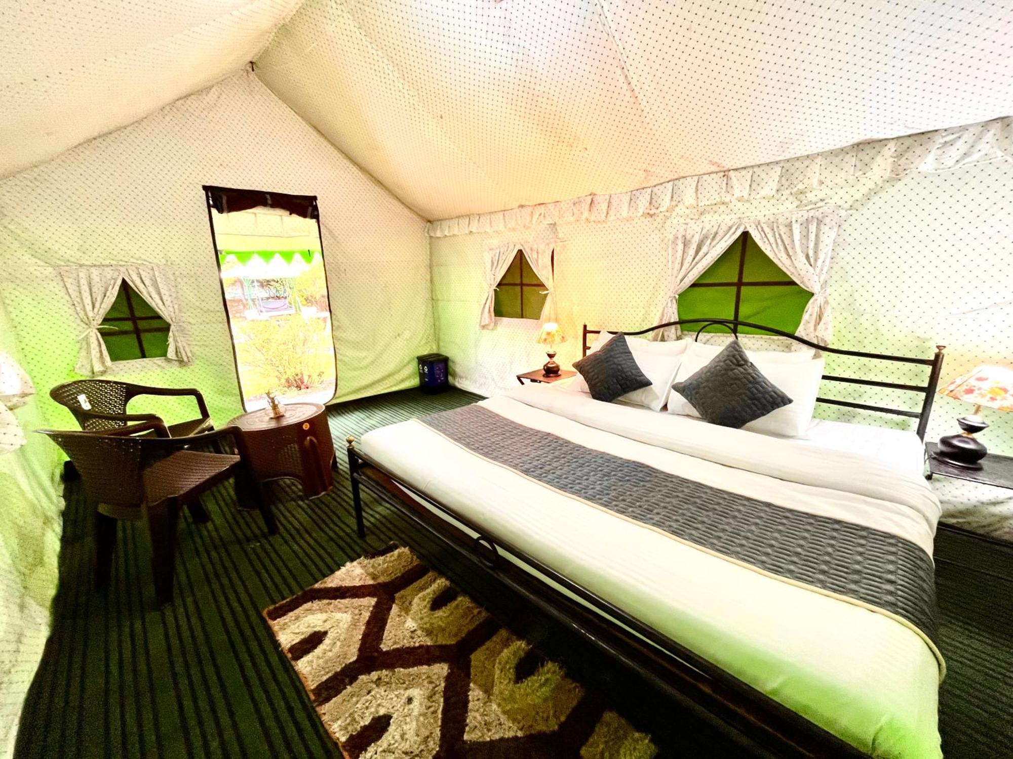 Himalayan Riverside Swiss Cottage Tents, Manali Eksteriør bilde